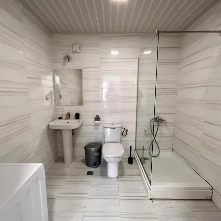 Apartment High-end Spacious Next To City Mall *