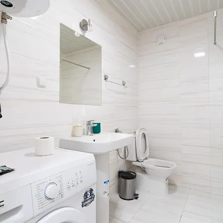 Apartment High-end Spacious Next To City Mall