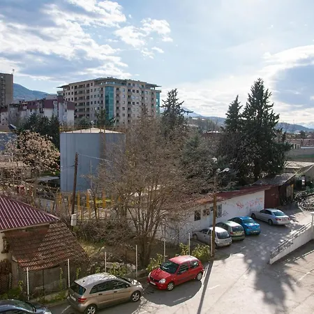 High-end Spacious Next To City Mall Apartment