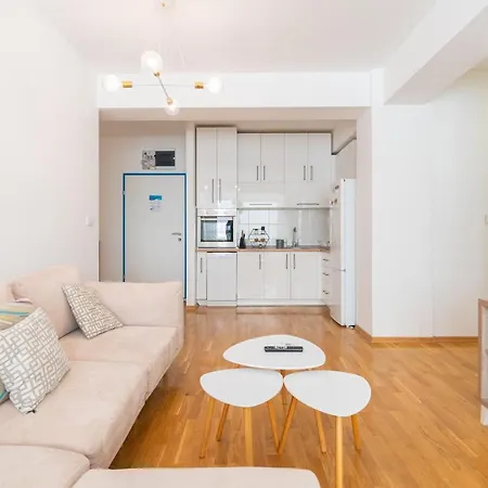 Apartment High-end Spacious Next To City Mall Skopje