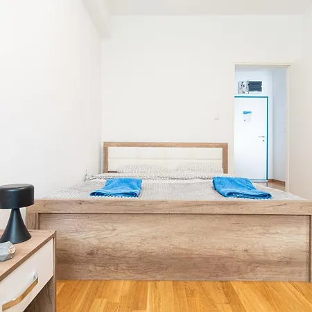 Apartment High-end Spacious Next To City Mall Skopje